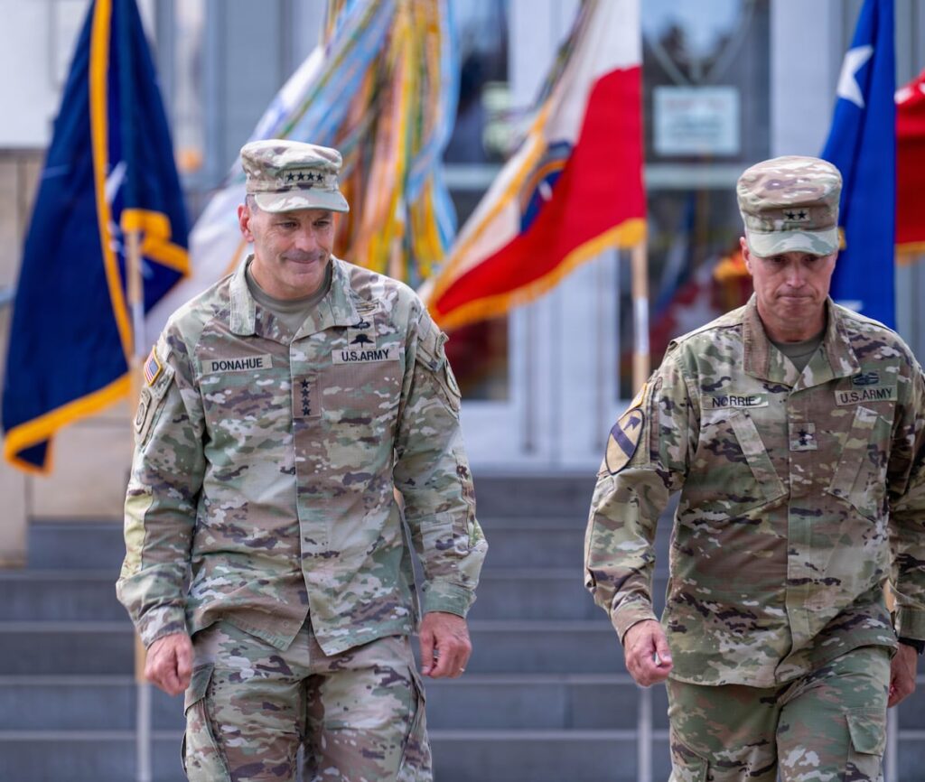 Kyiv military chief salutes outgoing US Army commander as war rages in Ukraine Kyiv military chief salutes outgoing US Army commander as war rages in Ukraine