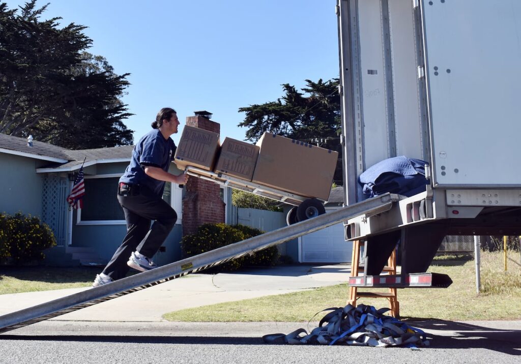 DoD, movers try to ease the heavy lift for troops moving this summer DoD, movers try to ease the heavy lift for troops moving this summer