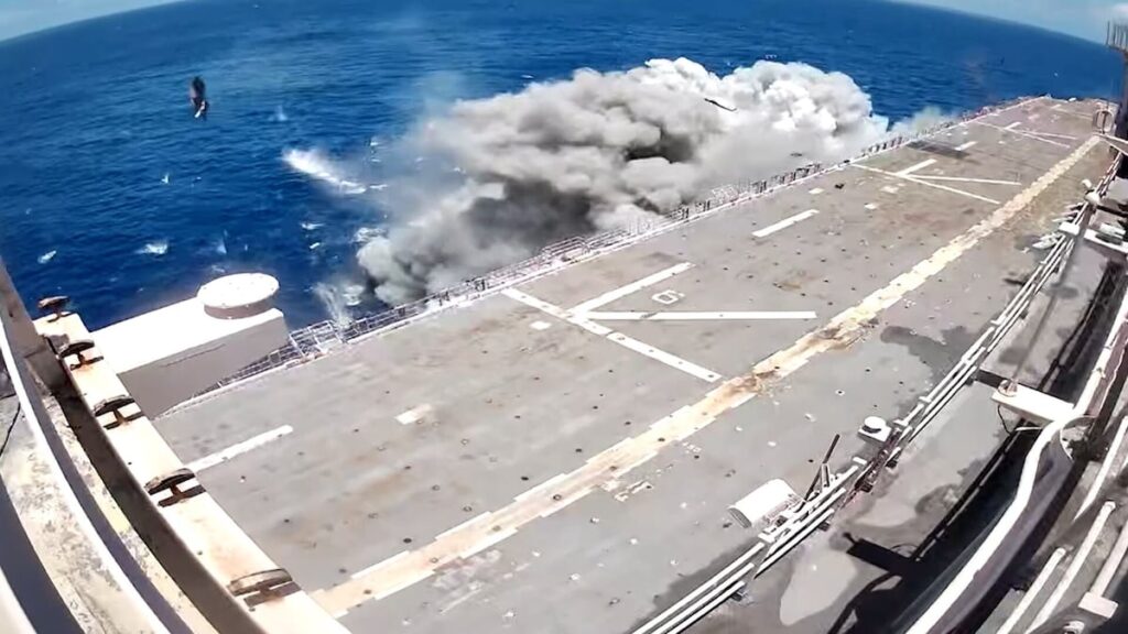 See what it’s like to be on a ship getting hit by US missiles See what it’s like to be on a ship getting hit by US missiles