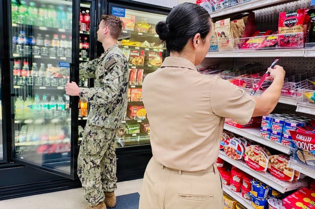 ‘Thanks, it has pockets!’: Service Khaki slacks featuring back pockets now available to female sailors ‘Thanks, it has pockets!’: Service Khaki slacks featuring back pockets now available to female sailors