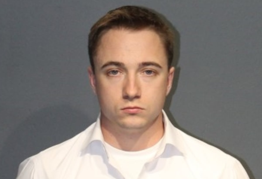 Pardon issued for sailor convicted of illegally selling machine guns Pardon issued for sailor convicted of illegally selling machine guns