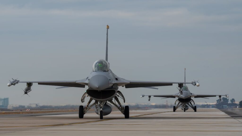 Pilot ejects as F-16 crashes in Michigan, responders treated for chemical exposure Pilot ejects as F-16 crashes in Michigan, responders treated for chemical exposure
