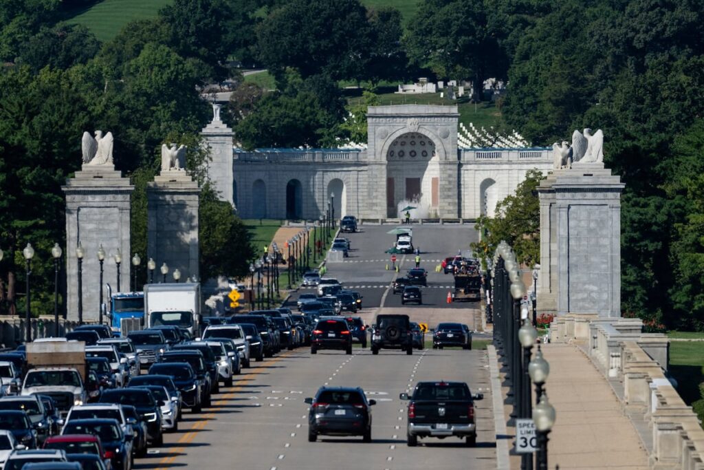 Triumphal arch in Washington to serve as military complex, Trump says Triumphal arch in Washington to serve as military complex, Trump says